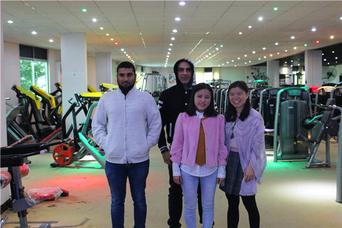 坦桑尼亞客戶開(kāi)健身房