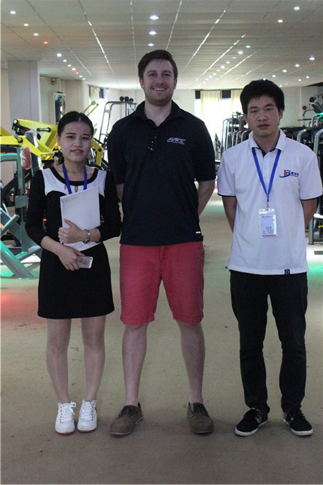 加拿大客戶(hù)采購(gòu)健身房器材